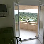Ξενοδοχείο με διαμερίσματα Liccia Di Furu